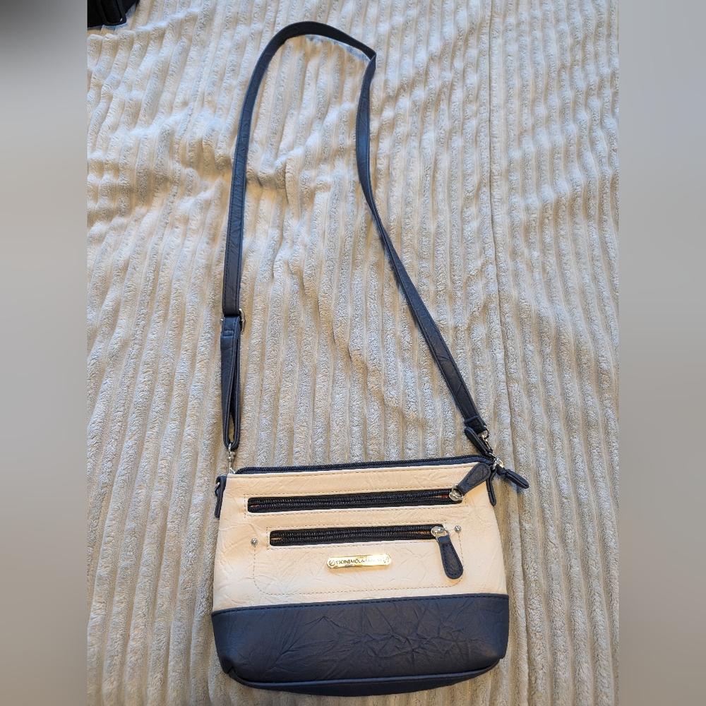 Stone mountain Cross body